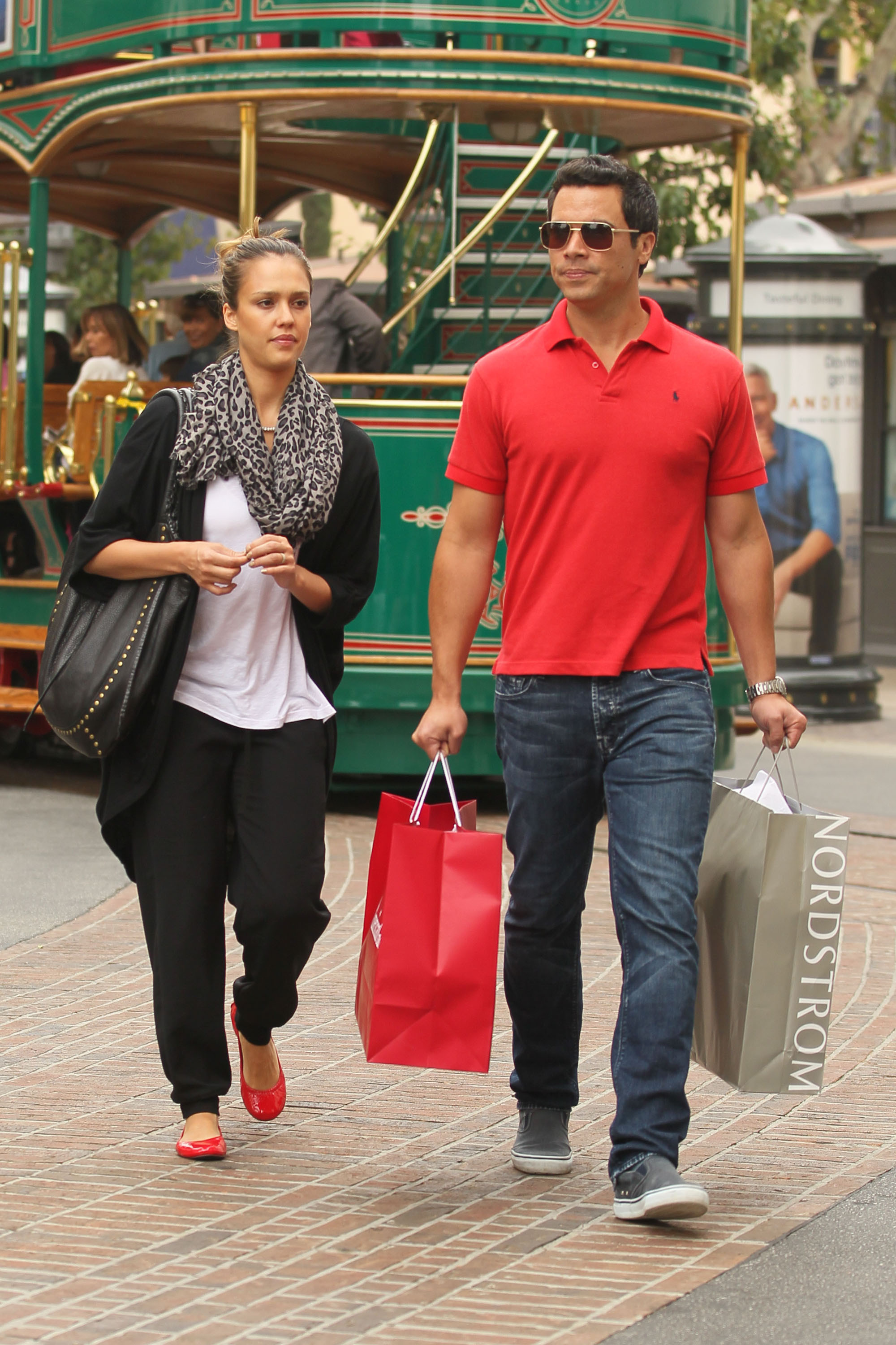 Jessica Alba and Cash Warren go shopping at The Grove | Picture 85958